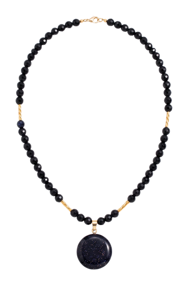 Collana di grani neri sfaccettati con pendente tondo blu notte